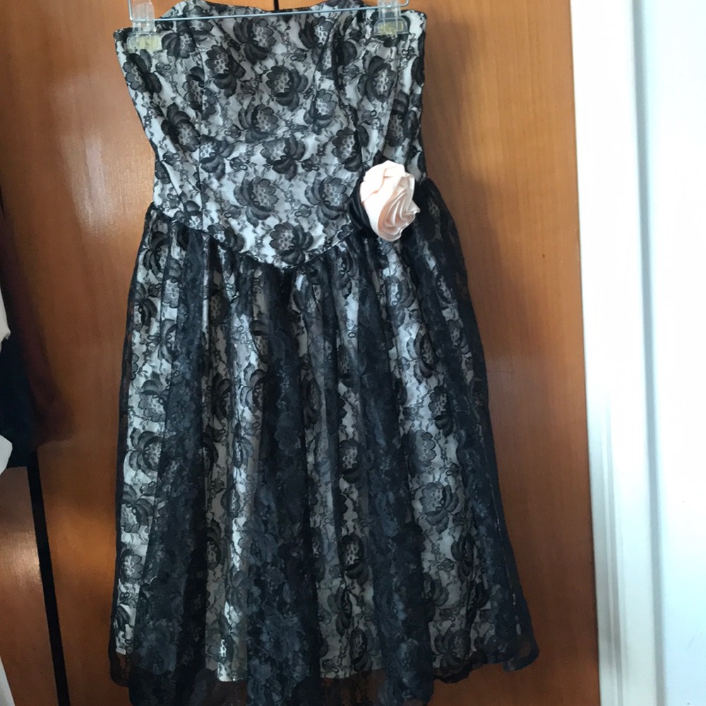 LA Glow strapless dress